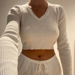 White crop v-neck top